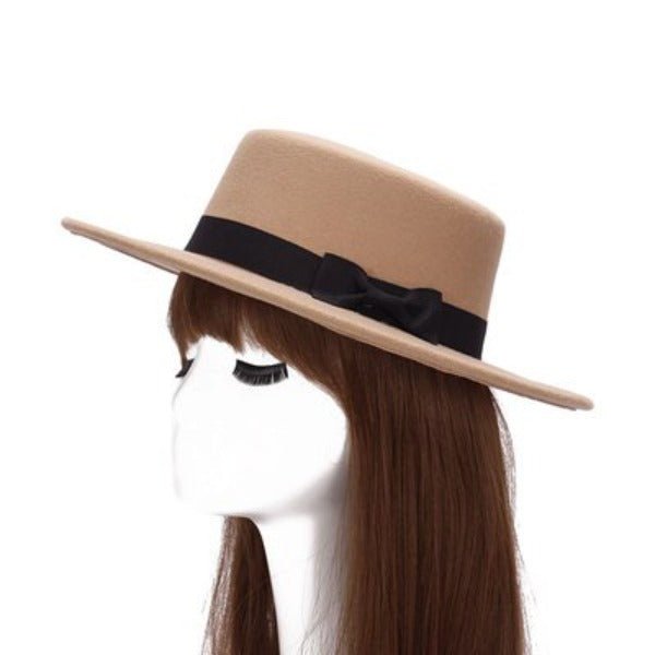 Wide-brimmed woollen hat