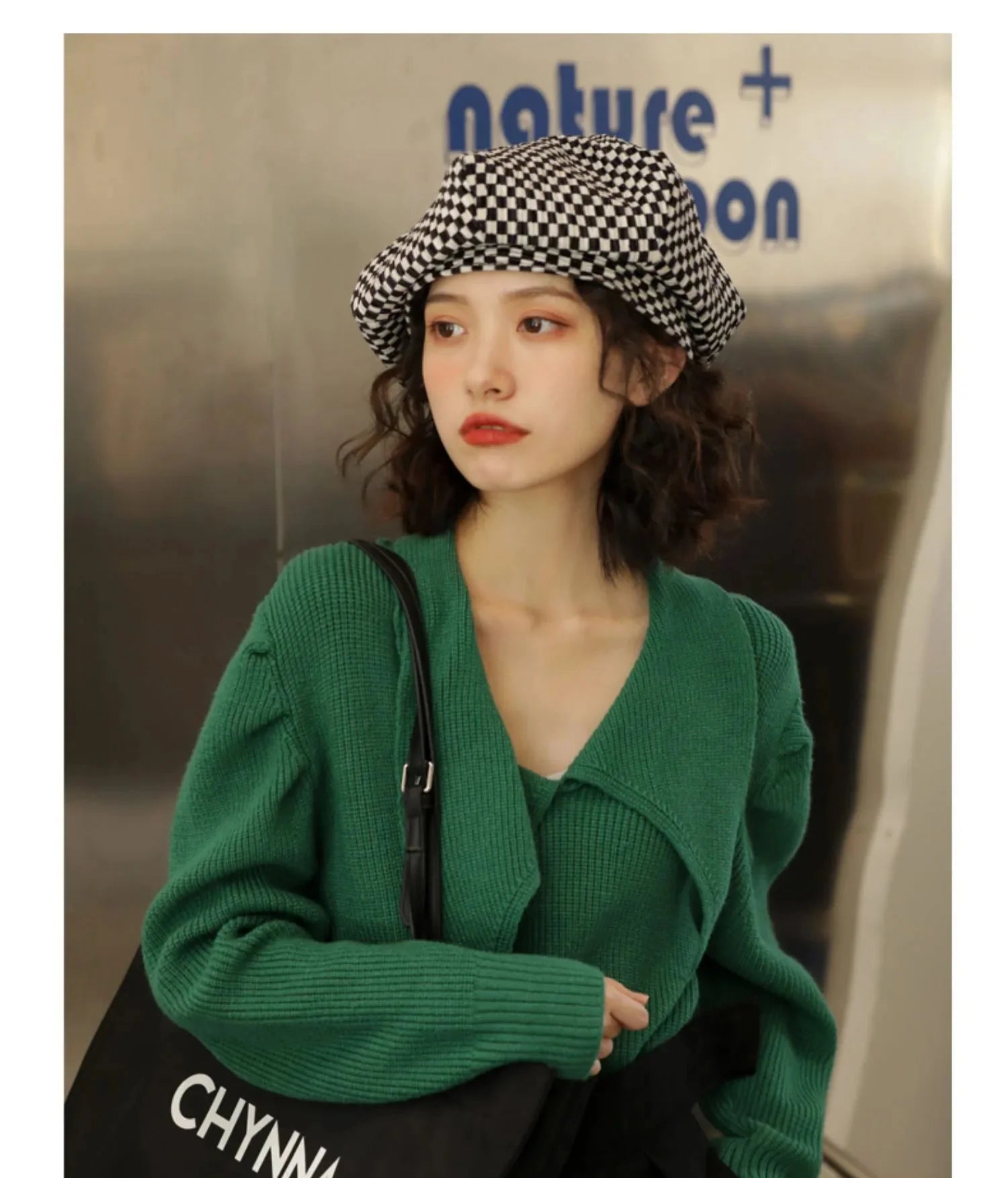 Checkered beret for women
