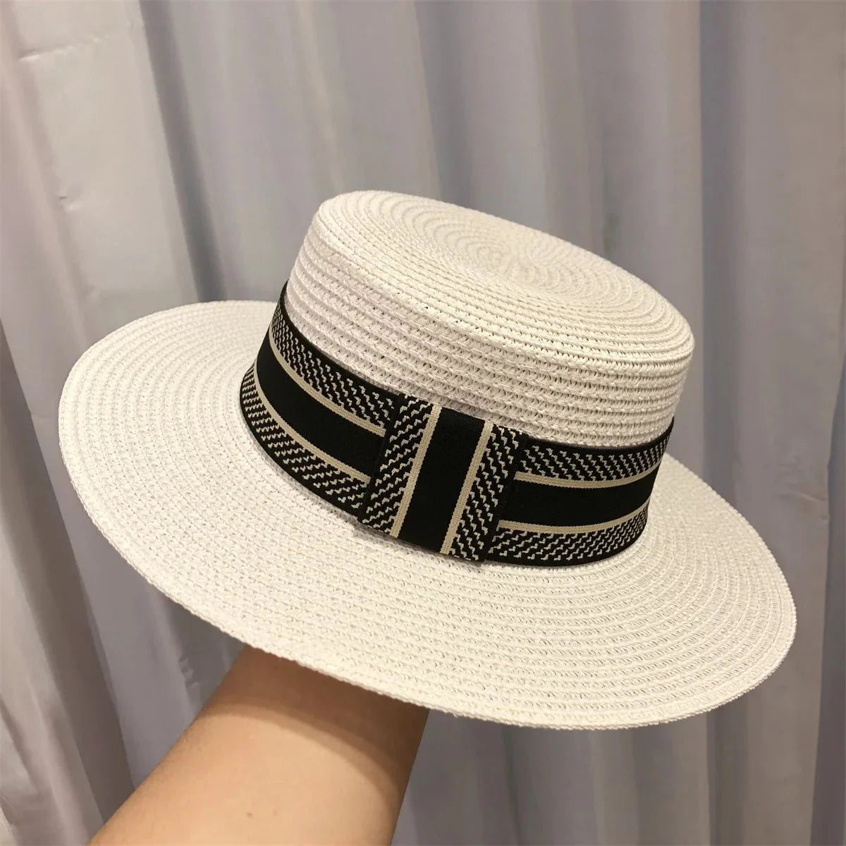 Women's flat straw hat