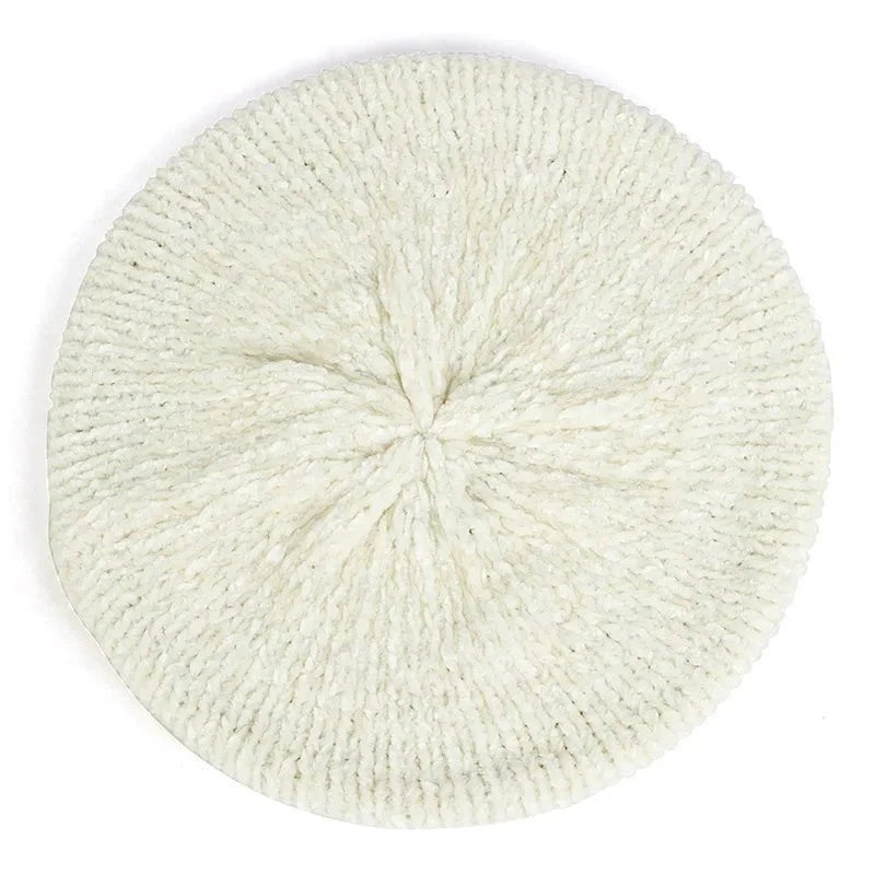 Warm beret for women