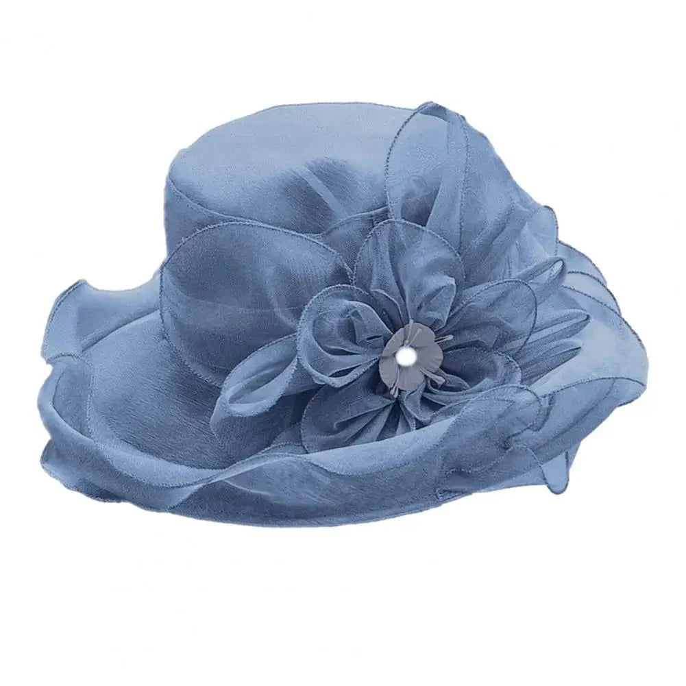 Discreet women's hat