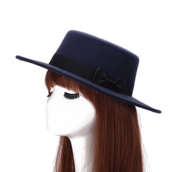 Wide-brimmed woollen hat