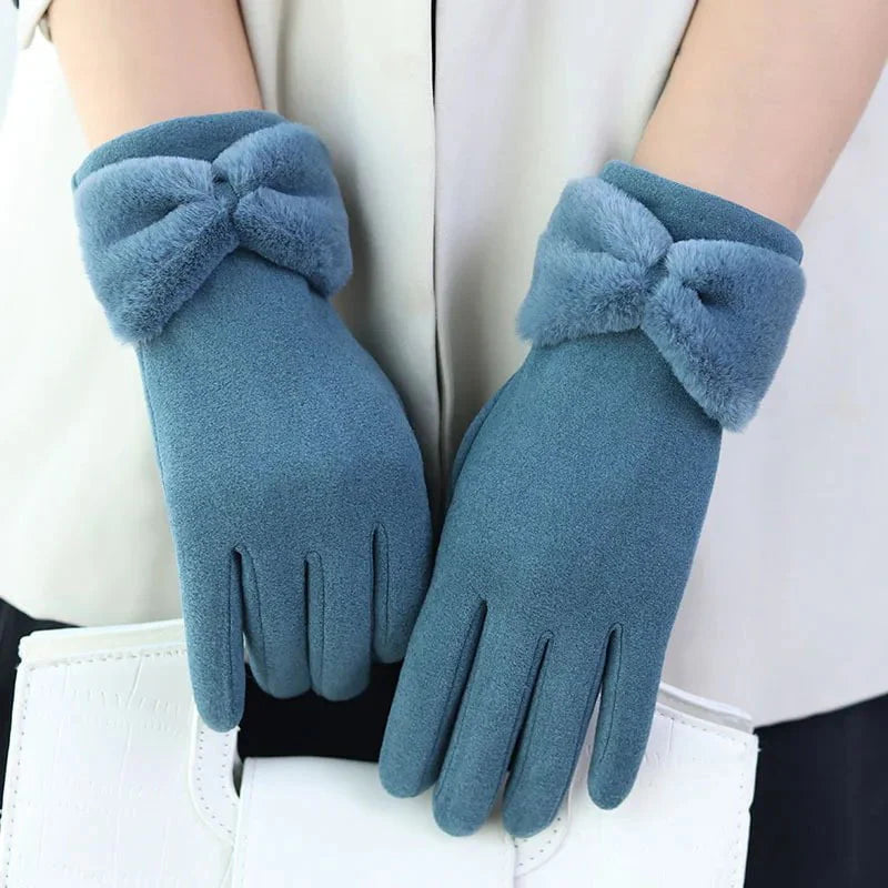 Winter gloves with bow tie