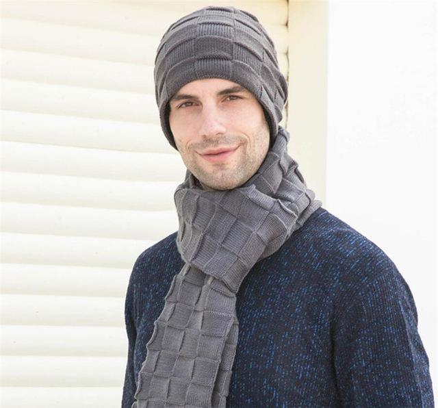 Beanie, scarf and tactile gloves