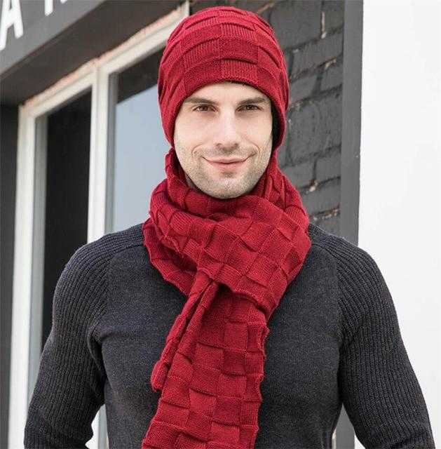 Beanie, scarf and tactile gloves