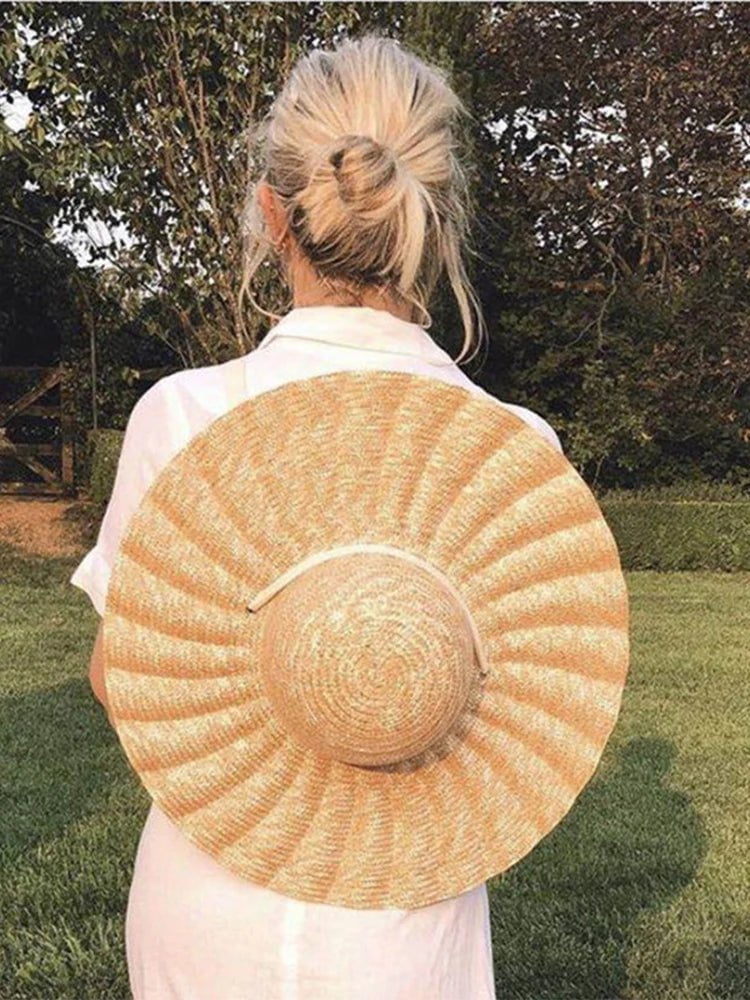 Straw hat with corrugated brim