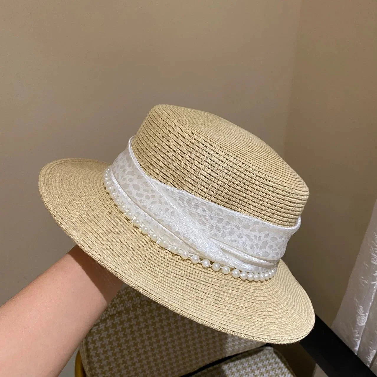 Beach straw hat with wide ribbon