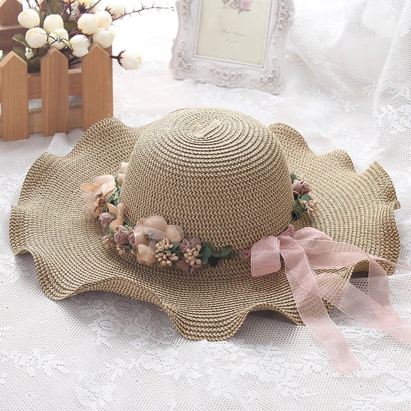 Wavy beach hat