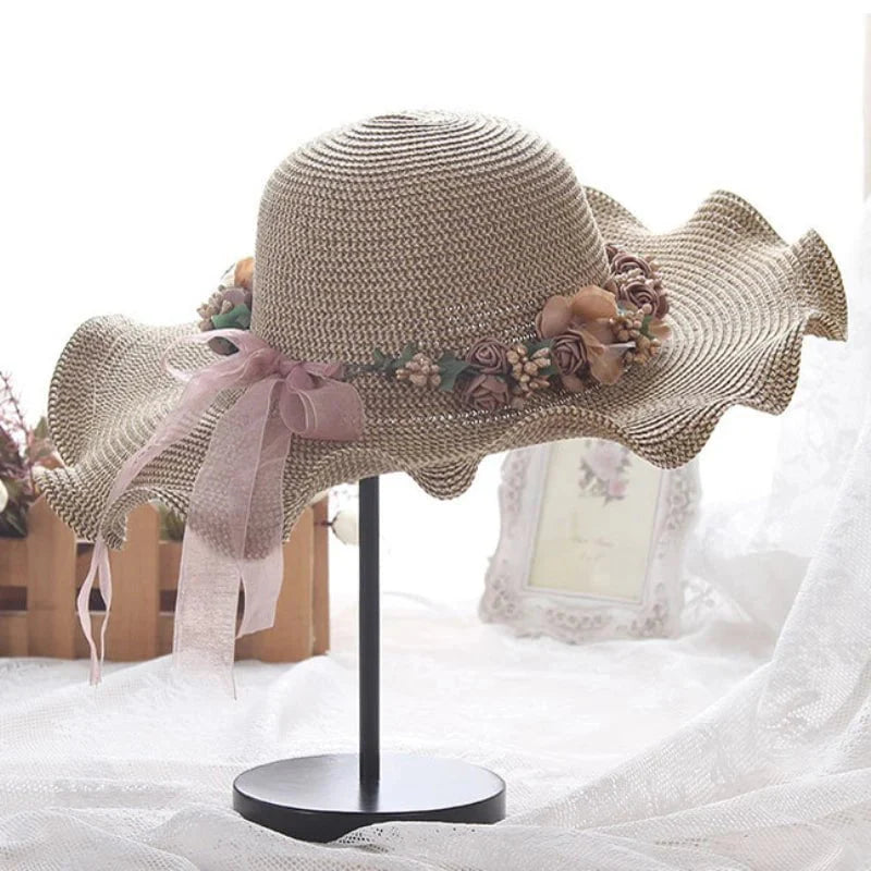 Wavy beach hat