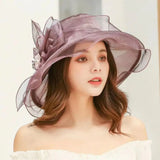 Discreet women's hat
