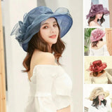 Discreet women's hat