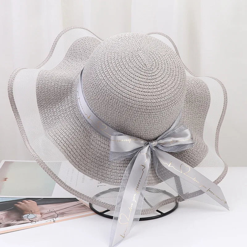 Wavy straw hat