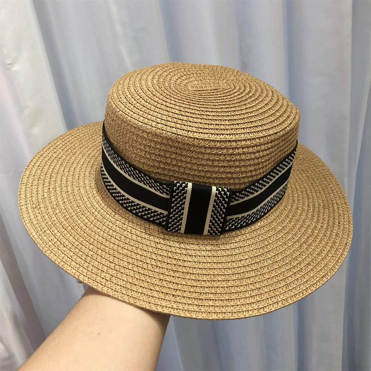 Women's flat straw hat