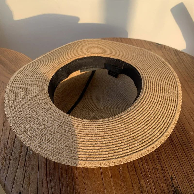 Round straw hats with flat brim