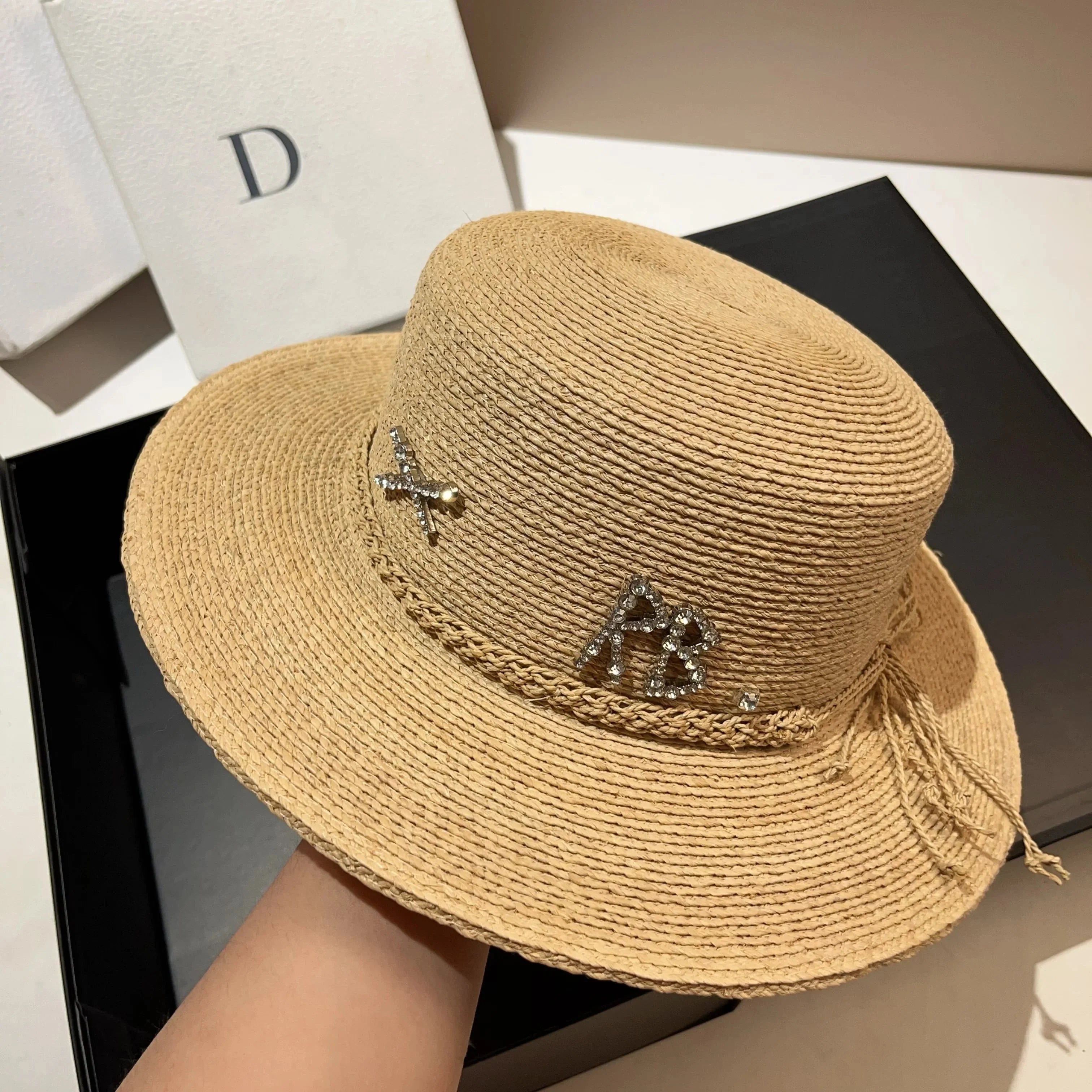Natural straw hat