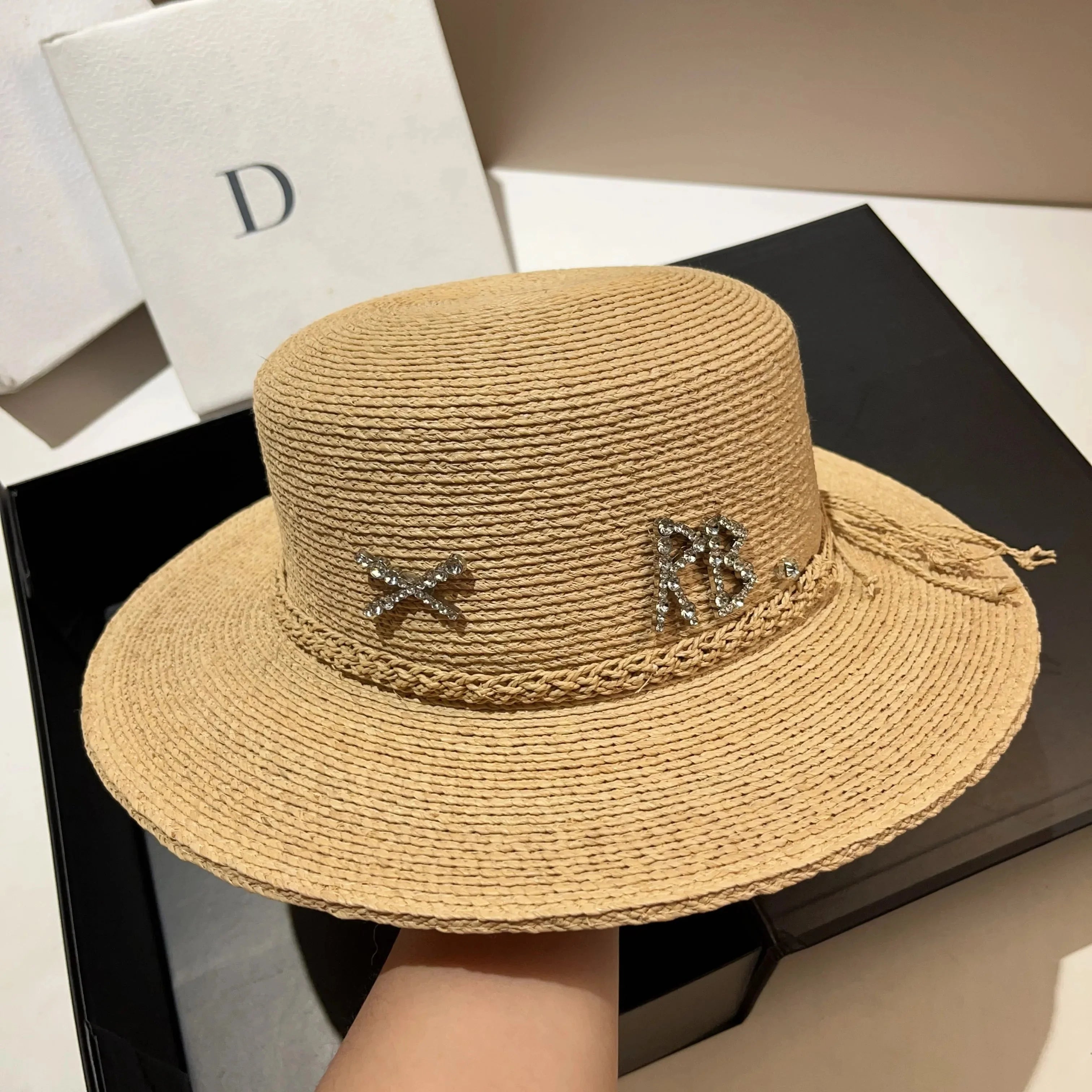 Natural straw hat