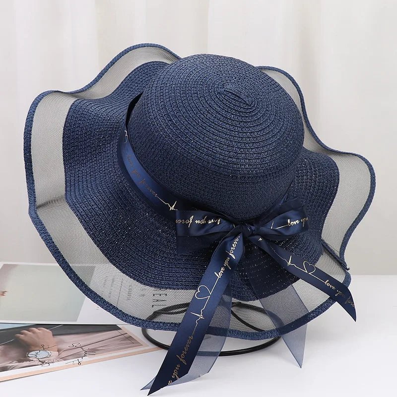 Wavy straw hat