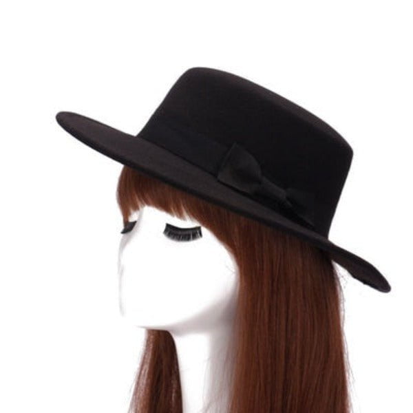Wide-brimmed woollen hat
