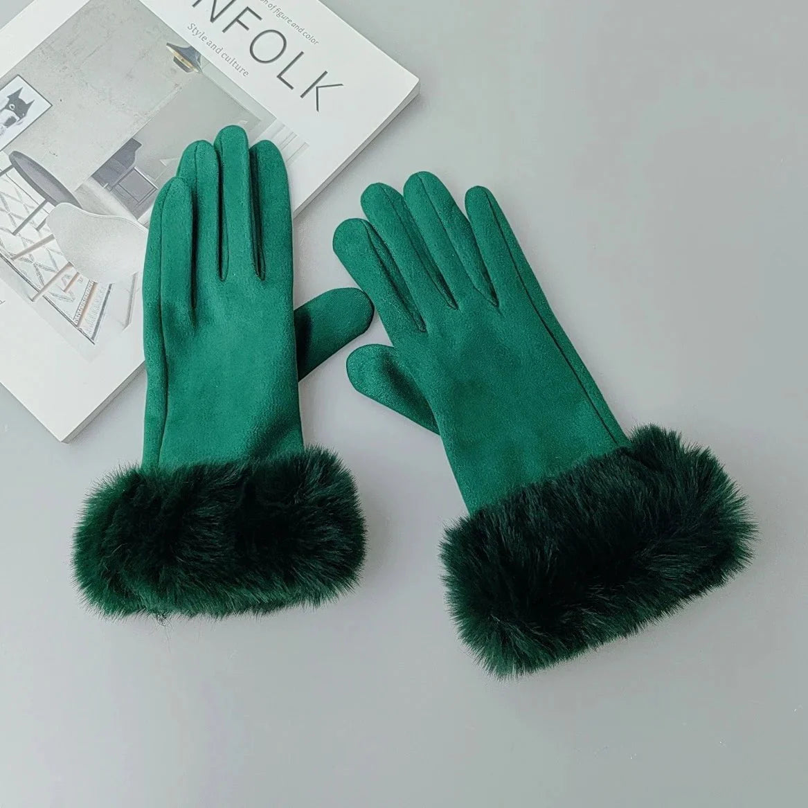 Thick velvet gloves