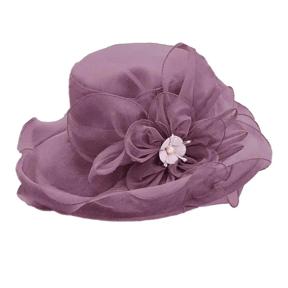Discreet women's hat