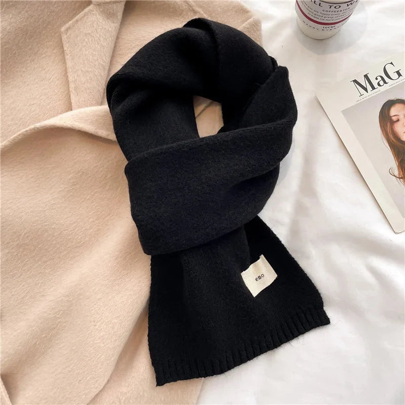 Plain scarf in wool yarn