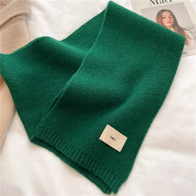 Plain scarf in wool yarn