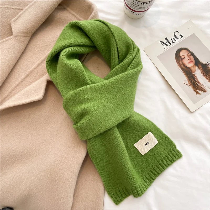 Plain scarf in wool yarn